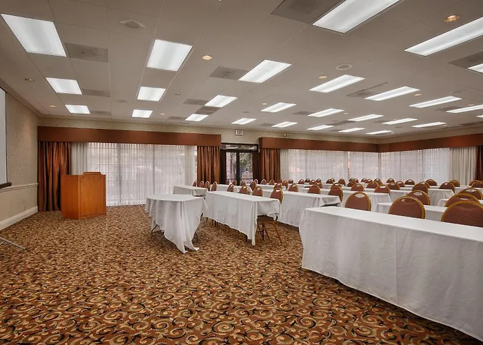 Wyndham Tucson Airport Hotel & Conference Center